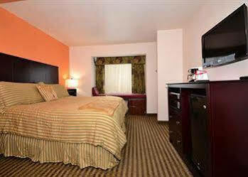 Econo Inn&suites Hotel